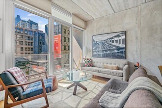 630 N Franklin St in Chicago, IL - Building Photo - Building Photo