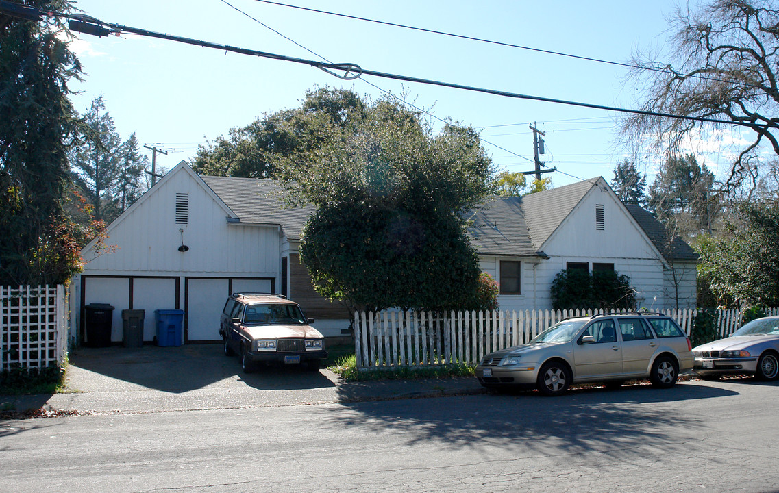 1901 4th St in Santa Rosa, CA - Building Photo