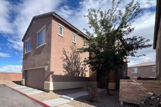668 Forest Peak St in Henderson, NV - Building Photo - Building Photo