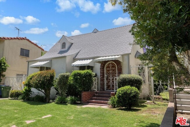 property at 859 Le Doux Rd