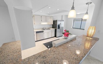 3003 S Atlantic Ave in Daytona Beach Shores, FL - Building Photo - Building Photo