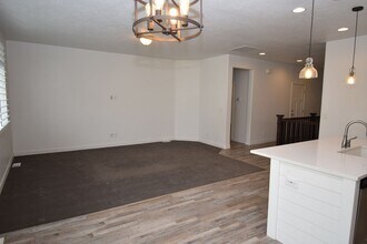 12098 S Tower Arch Ln in Herriman, UT - Building Photo - Building Photo