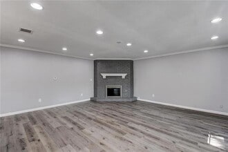 11007 Ptarmigan Dr, Unit 7-18D in Austin, TX - Building Photo - Building Photo