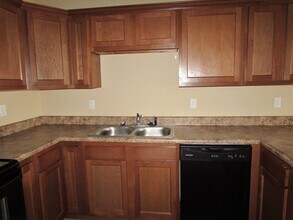 175 Lyle Curtis Cir in Waynesville, MO - Building Photo - Building Photo