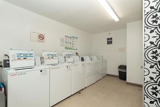 2275 Grand Ave in San Diego, CA - Building Photo - Building Photo