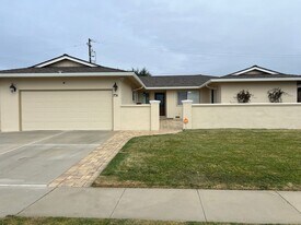 731 La Mesa Dr in Salinas, CA - Building Photo