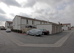 Pine Tree Park Apartments in Garden Grove, CA - Building Photo - Building Photo