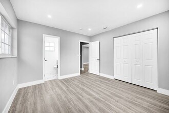 643 NE 149th St in Miami, FL - Foto de edificio - Building Photo