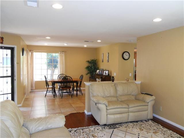 11060 Avenida De Los Lobos in San Diego, CA - Building Photo - Building Photo
