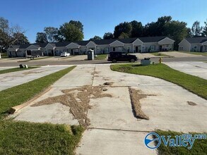119 Foster Wy Dr in Huntsville, AL - Building Photo - Building Photo