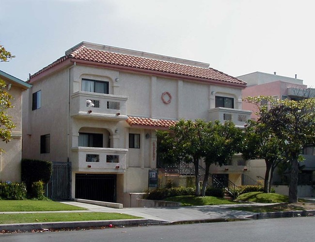 5357 W 99th Pl in Los Angeles, CA - Foto de edificio - Building Photo