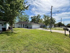 8212 Maple St in Jacksonville, FL - Building Photo - Building Photo