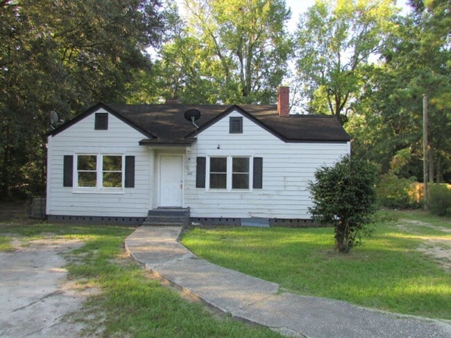 property at 322 E Charlotte Ave