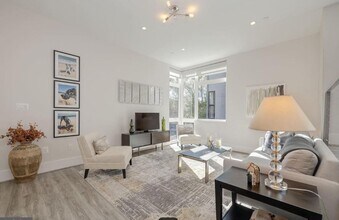 3919 Fulton St NW, Unit 1cathedral Crest apt 1 in Washington, DC - Building Photo - Building Photo