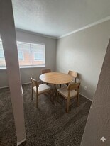 11457 Dennis Rd, Unit Apt 1010 in Dallas, TX - Building Photo