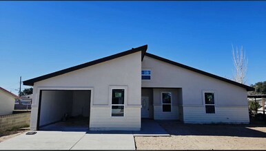 1011 N Carol Ave in Monahans, TX - Building Photo - Building Photo