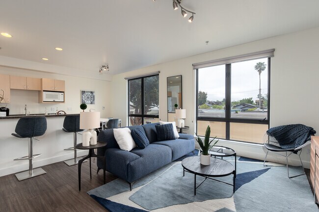 1122U in Berkeley, CA - Building Photo - Interior Photo