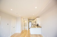 296 Beacon St, Unit 3 in Boston, MA - Building Photo - Building Photo