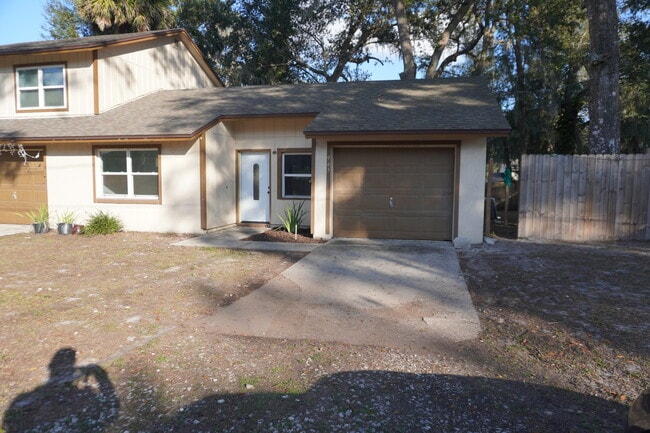 property at 965 Lake Ln