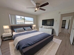 1335 S Carmelina Ave in Los Angeles, CA - Foto de edificio - Building Photo