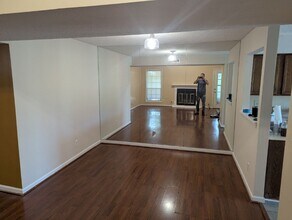 6012 Treetop Ct in Charlotte, NC - Building Photo - Building Photo