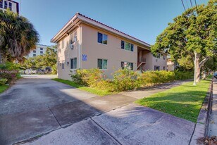 212 Phoenetia Ave in Coral Gables, FL - Building Photo