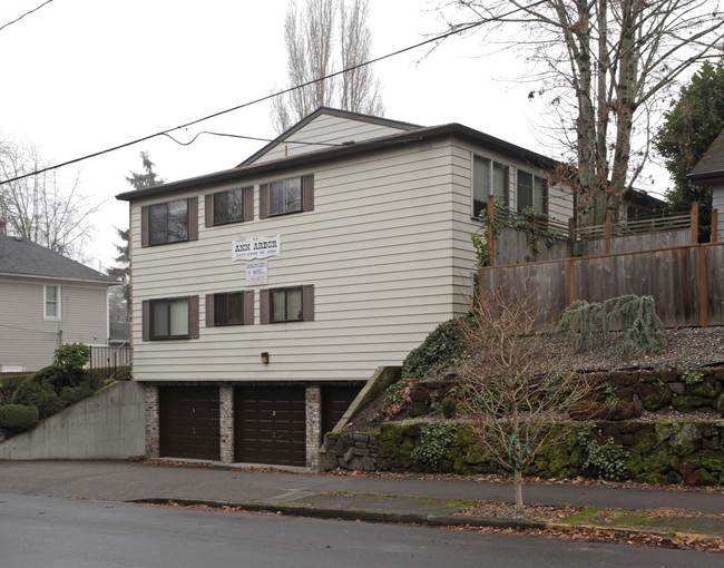 Ann Arbor in Portland, OR - Foto de edificio - Building Photo