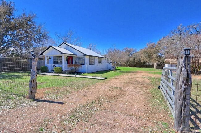 603 N Avenue N in Johnson City, TX - Building Photo - Building Photo