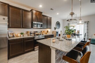 736 Phipps Ln in Columbia, SC - Building Photo - Building Photo