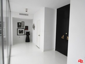 8787 Shoreham Dr-Unit -PHA in West Hollywood, CA - Building Photo - Building Photo