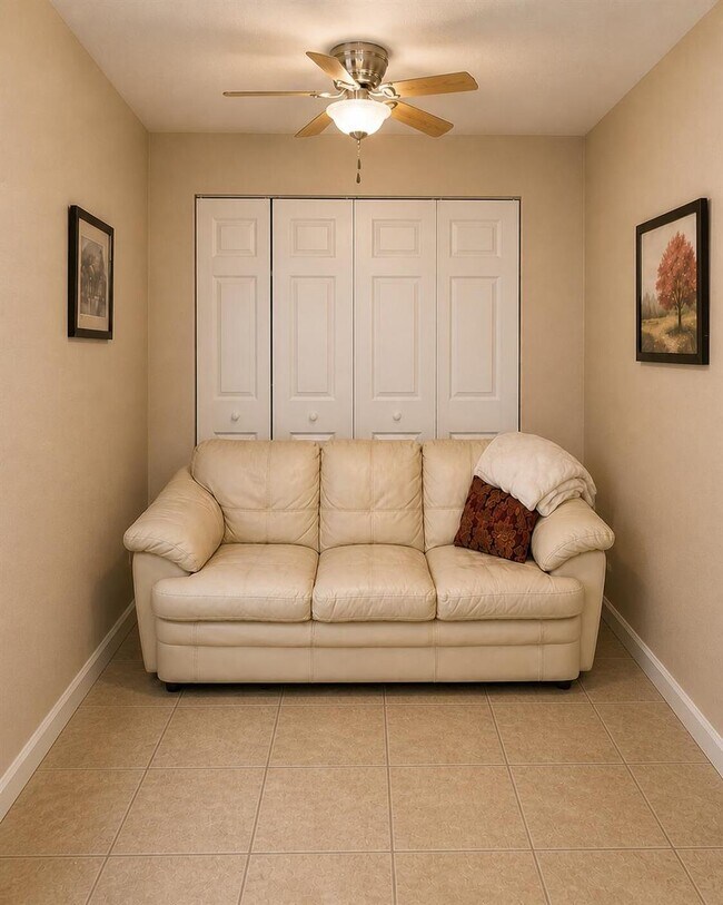 3945 Torres Cir in West Palm Beach, FL - Building Photo - Building Photo