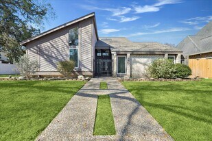 15754 Walkwood Dr in Houston, TX - Building Photo