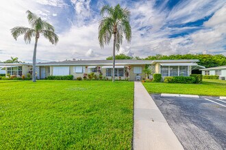 180 High Point Terrace E in Delray Beach, FL - Building Photo - Building Photo