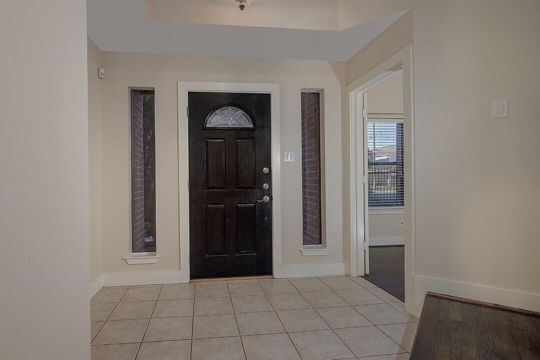 914 W 25th St in Houston, TX - Building Photo