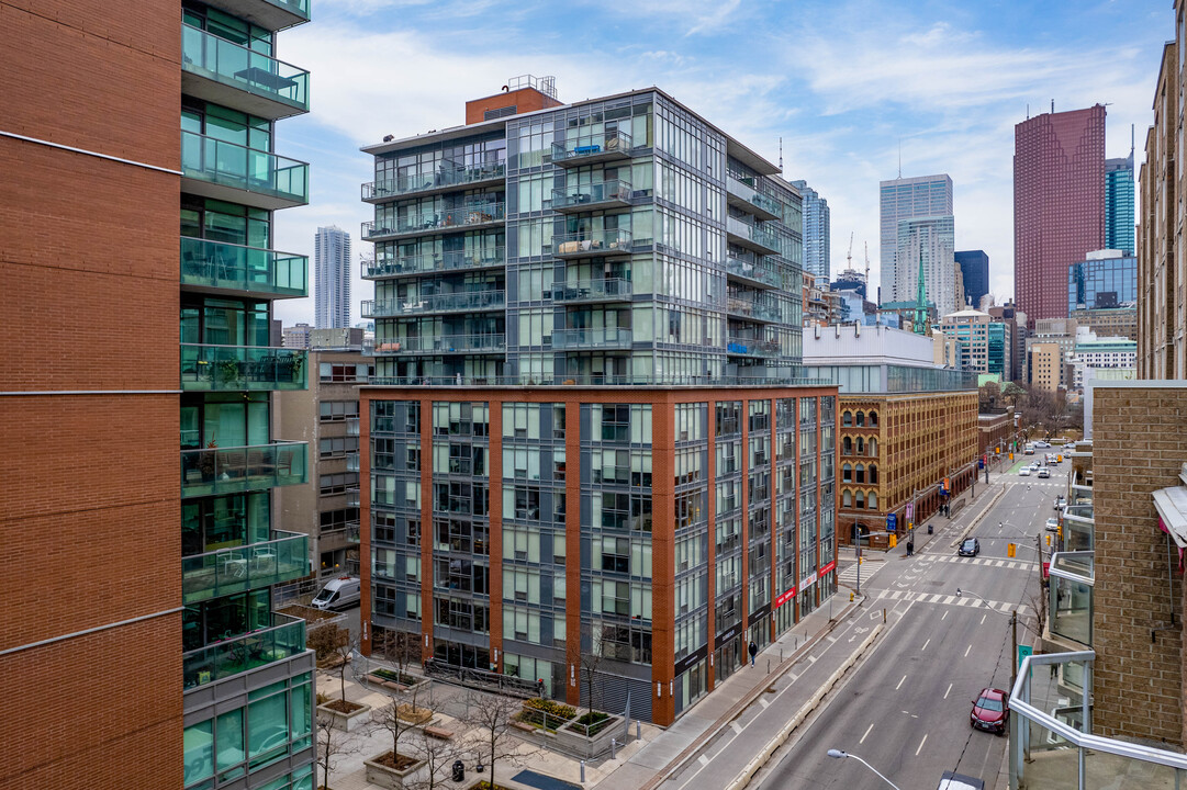 Posthouse Condos in Toronto, ON - Building Photo