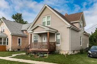 116 10th St SW in Cedar Rapids, IA - Building Photo