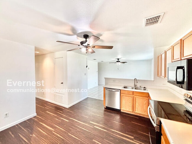 12924 Kingsgate Dr in Rhome, TX - Building Photo - Building Photo