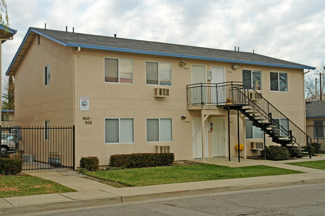 900-906 Akard Ave in Redding, CA - Building Photo - Building Photo