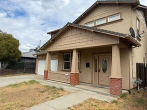 3329 San Jose Way in Sacramento, CA - Building Photo - Building Photo