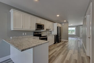 771 Maclaren Av in Fredericton, NB - Building Photo - Building Photo