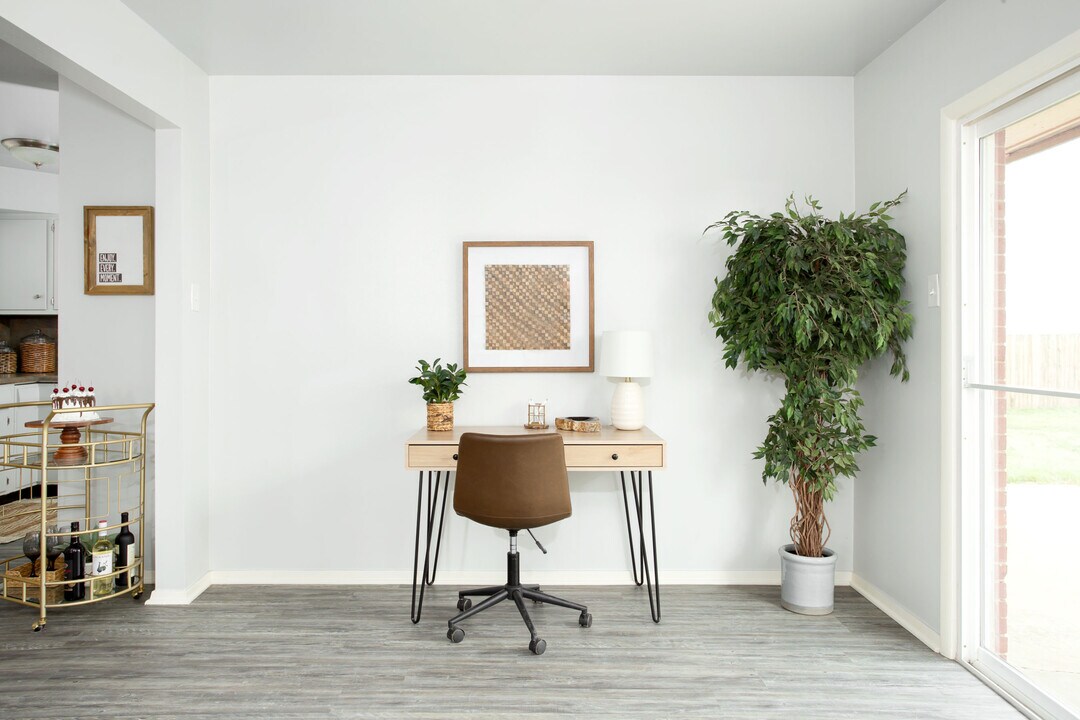 Highland Park Village in Amarillo, TX - Building Photo