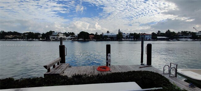 621 N Mashta Dr in Key Biscayne, FL - Building Photo - Building Photo