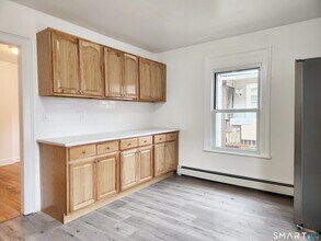 202 Harral Ave in Bridgeport, CT - Building Photo - Building Photo