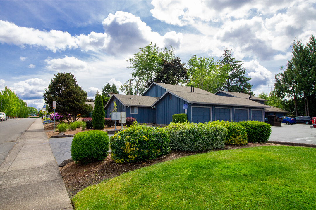 Beverly Townhomes in Salem, OR - Building Photo