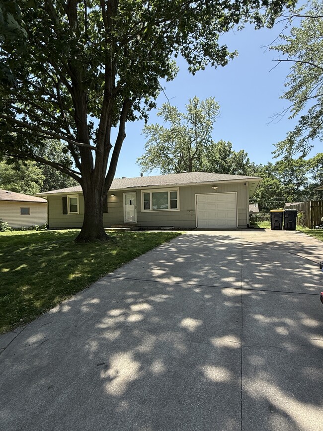 4513 E 111th Ter in Kansas City, MO - Building Photo - Building Photo
