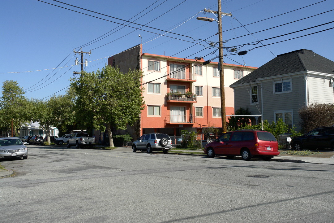 Benjamin Place in Redwood City, CA - Foto de edificio