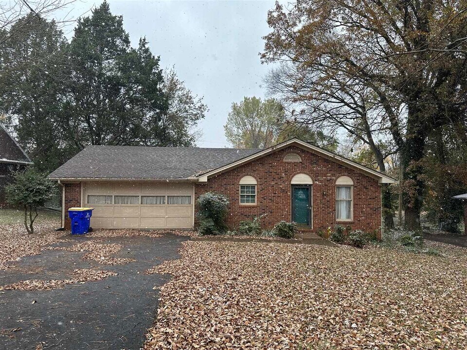 722 Geronimo Way in Bowling Green, KY - Building Photo