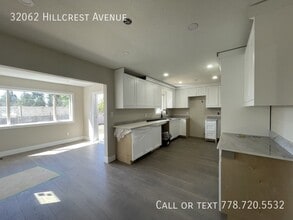 32062 Hillcrest Ave in Mission, BC - Building Photo - Building Photo