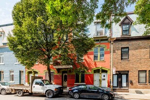 2483 Coursol Rue in Montréal, QC - Building Photo