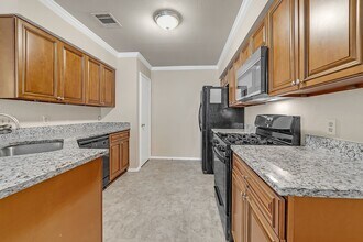 13711 Letti Ln in Pflugerville, TX - Building Photo - Building Photo